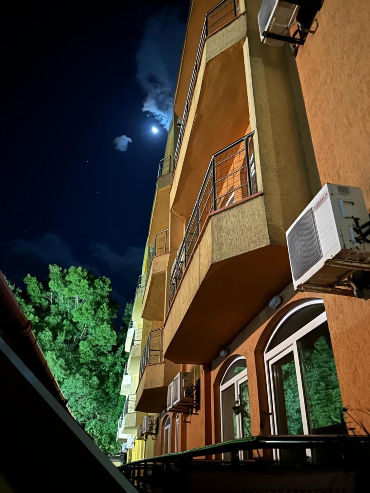Concordia Plaza 2 Hotel Приморско Екстериор снимка