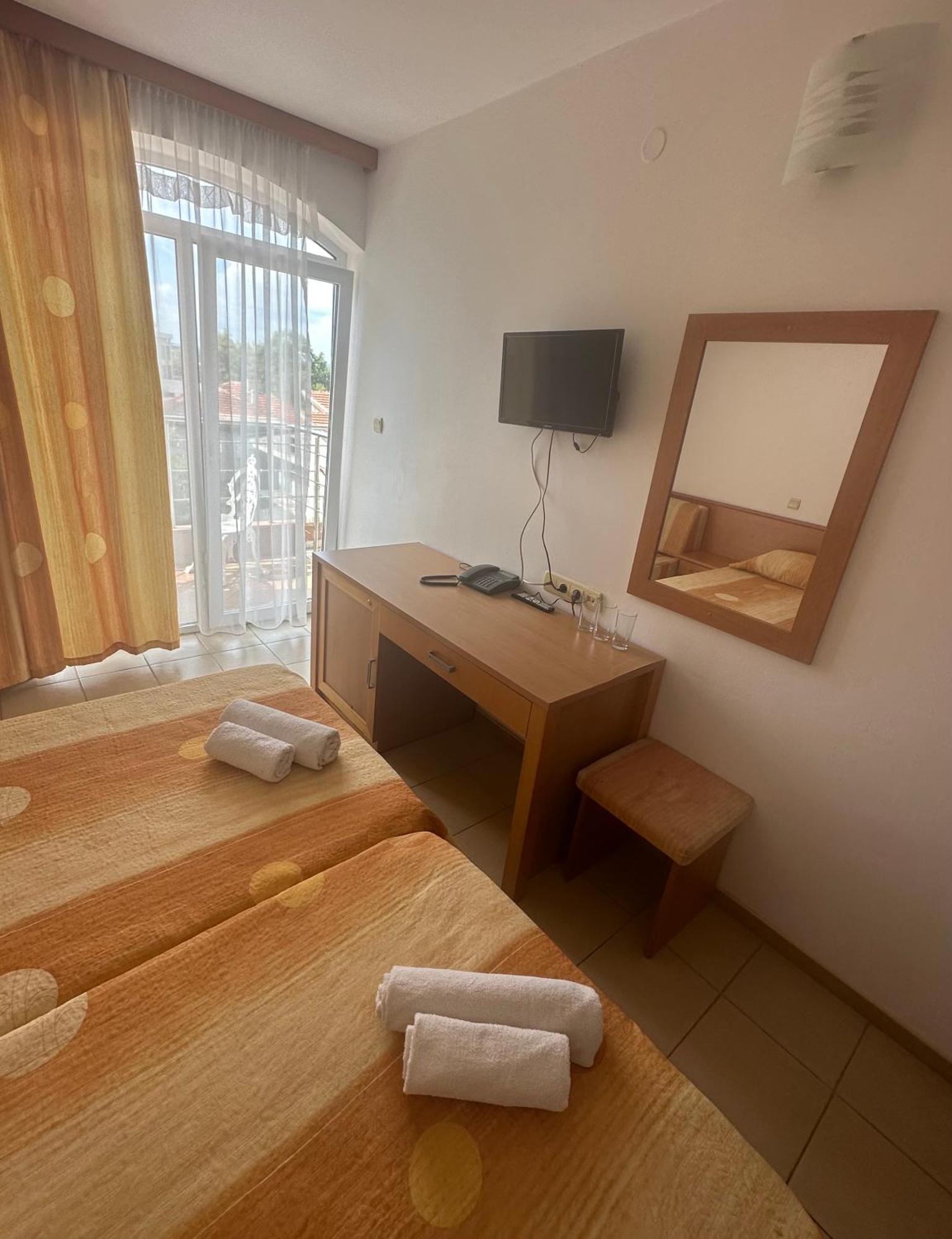 Concordia Plaza 2 Hotel Приморско Екстериор снимка